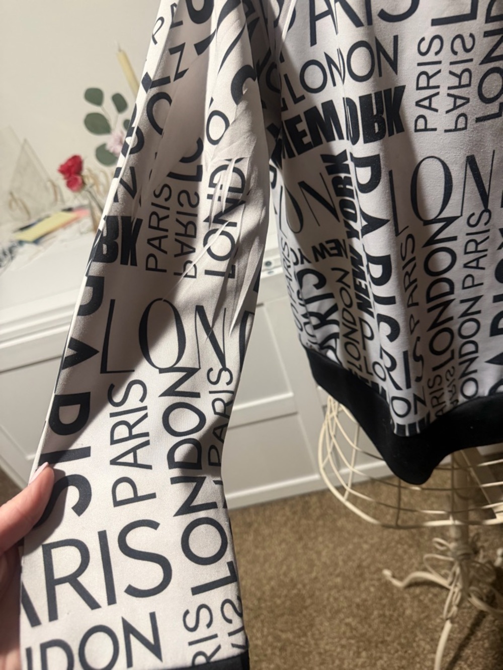 Blu Planet Black and White City Text Print Sweatshirt - Picture 4 of 9
